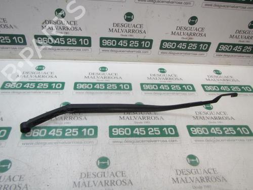 Used Front windshield wiper arm TOYOTA COROLLA Hatchback (_E21_, _EA1_, _EH1_) [2018-2025]  9104374