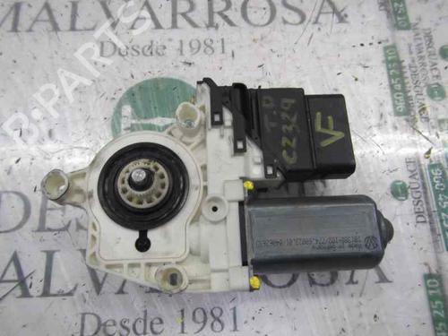 Rudehejsemotor bagstkærm højre SEAT LEON (1M1) 1.9 TDI (110 hp) 3855245