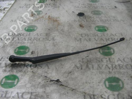 Used Front windshield wiper arm Front windshield wiper arm FIAT BRAVA (182_) 1.4 12 V (182.BA) (80 hp) 3744457 3744457