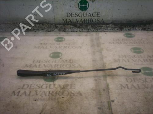 Used Front windshield wiper arm OPEL ASTRA G Hatchback (T98) [1998-2009]  3772122
