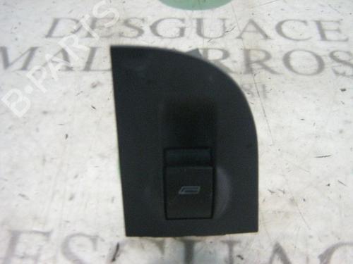 Højre bagtil elrude kontakt AUDI A6 C5 (4B2) 2.5 TDI (155 hp) 3747519