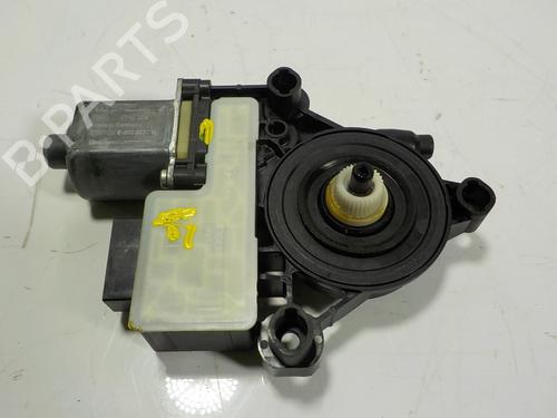 Used Right rear window motor Right rear window motor SEAT ARONA (KJ7, KJP) 1.0 TSI (95 hp) 13411399 13411399