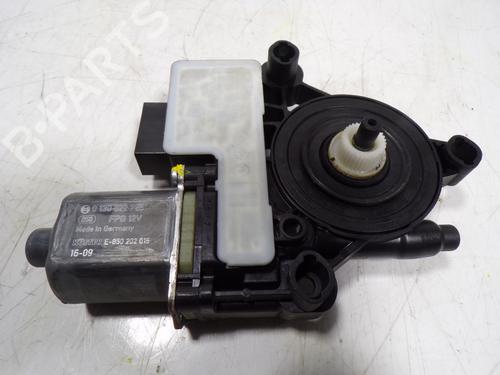 Rudehejsemotor bagstkærm venstre SKODA OCTAVIA III Combi (5E5, 5E6) 1.6 TDI (110 hp) 11033784