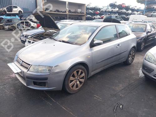 Brugte FIAT STILO (192_)  1.4 16V (192AXH1B, 192BXH1B)  4634806