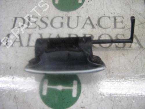 Klamka zewnętrzna drzwi przednich prawych PEUGEOT 206 Hatchback (2A/C) 2.0 HDI 90 | BP3742047C129 