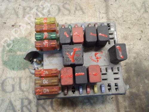 Caja reles / fusibles FIAT DOBLO MPV (119_, 223_) 1.3 D Multijet (84 hp) 3814045