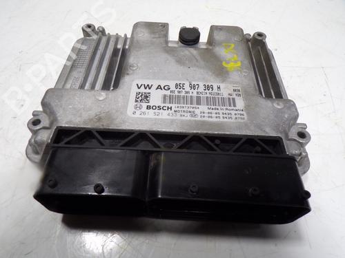 Used Engine control unit (ECU) Engine control unit (ECU) VW GOLF VII (5G1, BQ1, BE1, BE2) 1.5 TSI (150 hp) 15689938 15689938