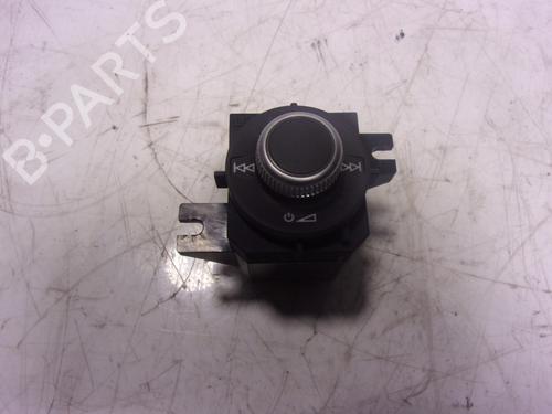 Used Switch Switch AUDI Q2 (GAB, GAG) 30 TDI (115 hp) 15522832 15522832