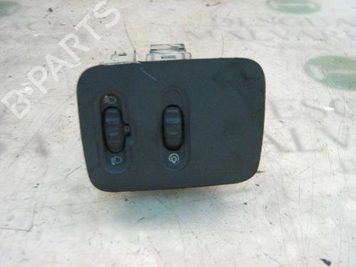 Used Electronic module Electronic module RENAULT CLIO II (BB_, CB_) 1.6 (B/CB0D, BB00) (90 hp) 3743131 3743131