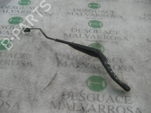 Used Front windshield wiper arm CITROËN SAXO (S0, S1) [1996-2004]  3751036