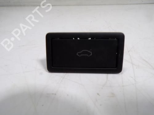 Used Tailgate handle SEAT LEON Sportstourer (KL8, KLD) 1.5 eTSI (150 hp) 13919041