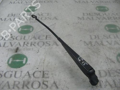 Used Front windshield wiper arm FORD FIESTA IV (JA_, JB_) 1.25 i 16V (75 hp) 3749110