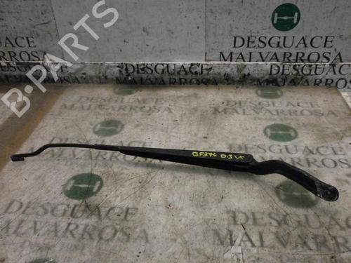 Used Front windshield wiper arm FORD FIESTA V (JH_, JD_) 1.4 TDCi (68 hp) 3734704