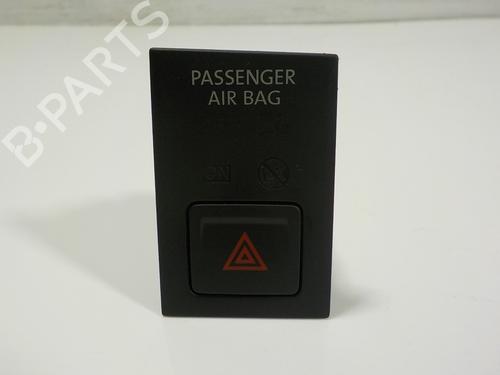 Used Warning switch Warning switch VW GOLF VII (5G1, BQ1, BE1, BE2) 1.5 TSI (150 hp) 12260982 12260982
