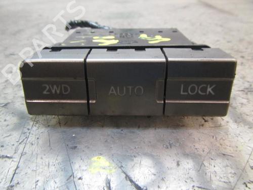 Module électronique NISSAN X-TRAIL I (T30) 2.2 DCi (114 hp) 3835500