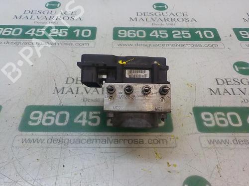 Used ABS pump ABS pump FIAT GRANDE PUNTO (199_) 1.3 D Multijet (199.AXD11, 199.AXD1A, 199.AXD1B,... (90 hp) 3865896 3865896