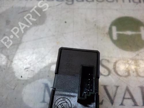 Used Right rear window switch LANCIA MUSA (350_) 1.9 D Multijet (350.AXC1A) (101 hp) 4000044