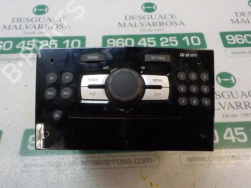 Used Radio OPEL CORSA D (S07) 1.4 (L08, L68) (100 hp) 3865875
