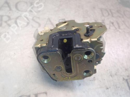 Used Rear left lock NISSAN X-TRAIL I (T30) 2.2 DCi (114 hp) 3809036