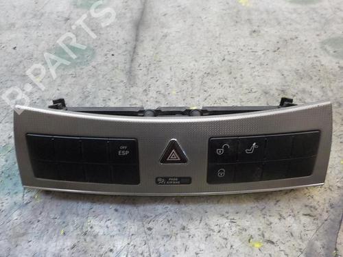 Used Warning switch Warning switch MERCEDES-BENZ CLK (C209) CLK 280 (209.354) (231 hp) 3998300 3998300