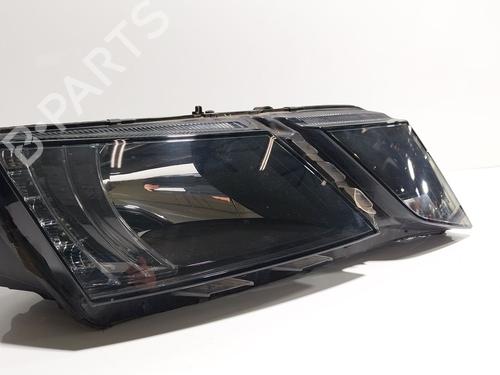 Used Right headlight Right headlight SKODA OCTAVIA III Combi (5E5, 5E6) 1.5 TSI G-TEC (130 hp) 32307343 32307343