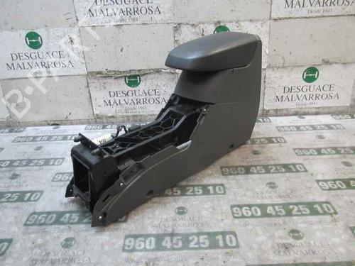 Used Armrest / Center console FORD KUGA I 2.0 TDCi (136 hp) 7152311