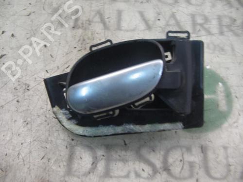Used Front right interior door handle Front right interior door handle PEUGEOT 206 CC (2D) 1.6 16V (2DNFUF, 2DNFUR) (109 hp) 3741421 3741421