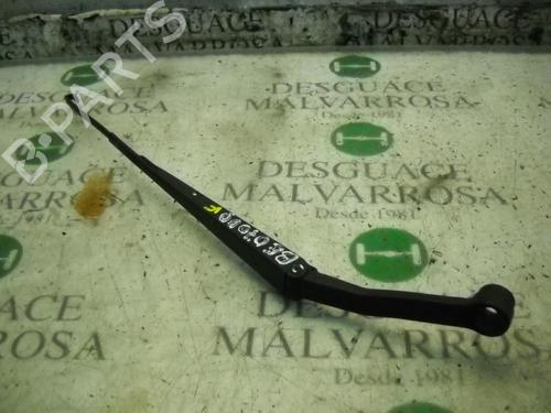 front-wipers-mechanism-kia-carnival-i-up-29-tdi-0k55a67321-1998-1999-2000-2001-3789120 main image