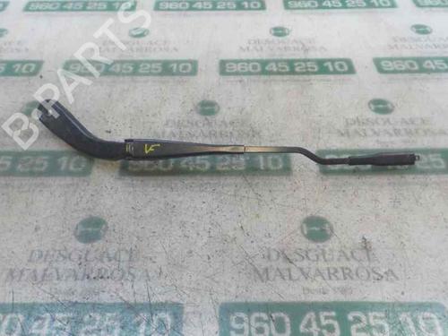 Used Front windshield wiper arm Front windshield wiper arm 6456654 6456654