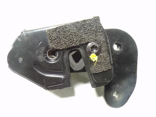 Used Tailgate lock Tailgate lock LAND ROVER DISCOVERY III (L319) 2.7 TD 4x4 (190 hp) 13299477 13299477