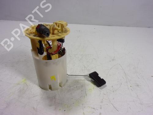 Used Fuel pump RENAULT MEGANE IV Hatchback (B9A/M/N_) [2015-2026]  30388618