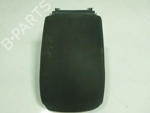 Used Armrest / Center console Armrest / Center console VW GOLF VII (5G1, BQ1, BE1, BE2) [2012-2021] 16377745 16377745