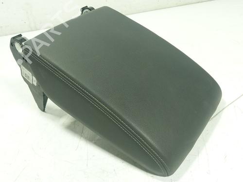 Used Armrest / Center console Armrest / Center console VW TOUAREG (CR7, RC8) 3.0 TDI 4motion (231 hp) 36526462 36526462