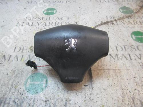 Used Driver airbag PEUGEOT 206 Hatchback (2A/C) 1.4 i (75 hp) 3843204