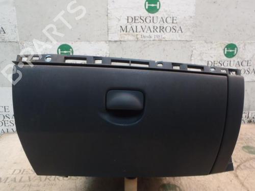 Used Glove box Glove box RENAULT CLIO III (BR0/1, CR0/1) 1.5 dCi (C/BR0G, C/BR1G) (68 hp) 3814540 3814540
