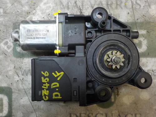 Used Right front window motor Right front window motor RENAULT MEGANE III Hatchback (BZ0/1_, B3_) 1.2 TCe (BZ2B, BZ11) (116 hp) 3857973 3857973