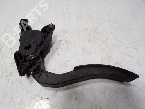 pedal-renault-captur-i-j5_-h5_-15-dci-90-j5n4-j5m5-j5mw-j5m6-j5al-j5aj-180029347r-180029347r-2013-11190970 main image