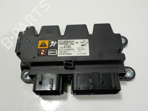 Used ECU airbags ECU airbags OPEL ASTRA K (B16) 1.2 Turbo (68) (110 hp) 13708333 13708333