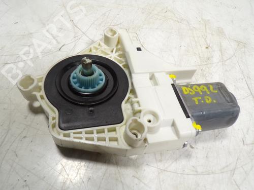 Used Right rear window motor Right rear window motor AUDI Q5 (8RB) 3.0 TDI quattro (258 hp) 10618830 10618830