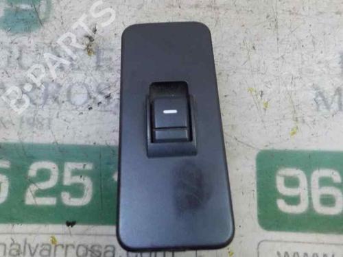 Used Right rear window switch Right rear window switch LAND ROVER RANGE ROVER SPORT I (L320) 2.7 D 4x4 (190 hp) 5667536 5667536