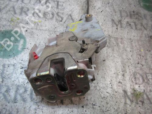Used Rear left lock NISSAN PRIMERA (P11) 2.0 TD (90 hp) 3838039