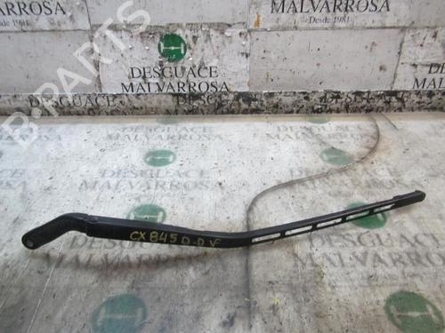 Used Front windshield wiper arm CITROËN C4 I (LC_) 1.4 16V (88 hp) 3843939