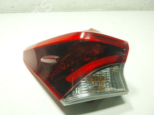 Venstre baglygte TOYOTA AURIS Estate (_E18_) 1.8 Hybrid (ZWE186_, ZWE186R, ZWE186H) (136 hp) 30480919