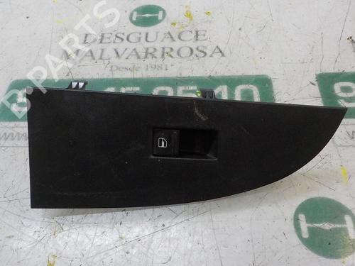 Used Right front window switch Right front window switch SEAT LEON (1P1) 1.9 TDI (105 hp) 3867657 3867657