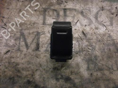 Used Left rear window switch Left rear window switch TOYOTA RAV 4 II (_A2_) [2000-2005] 3788225 3788225