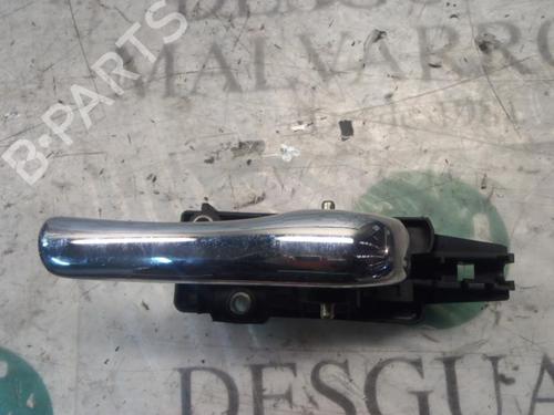 Used Front right interior door handle Front right interior door handle ALFA ROMEO 166 (936_) 2.4 JTD (936AXC00, 936AXD01) (175 hp) 4015594 4015594