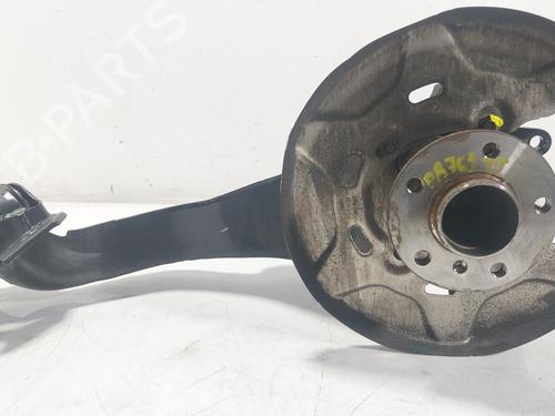 Venstre hjullejehus spindel BMW 1 (F40) 118 d (150 hp) 32393682