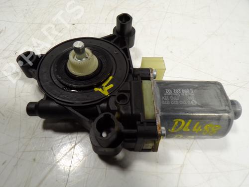 Used Right front window motor Right front window motor CUPRA LEON Sportstourer (KL8, KU8, KUD) 2.0 TSI 4Drive (310 hp) 15195565 15195565