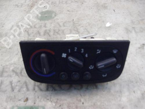 Used Climate control Climate control OPEL CORSA C (X01) 1.3 CDTI (F08, F68) (70 hp) 3735912 3735912