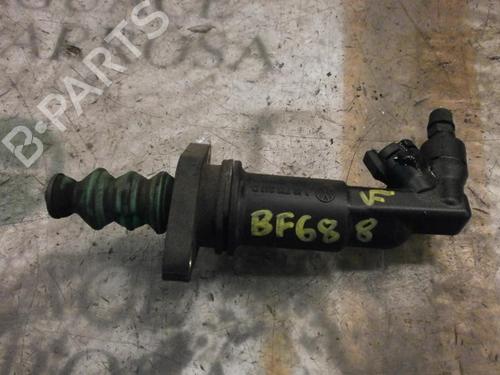Used Clutch slave cylinder Clutch slave cylinder SKODA OCTAVIA I (1U2) [1996-2010] 14267397 14267397